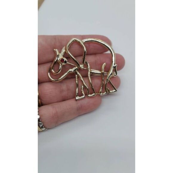 Vintage Sears Wire Elephant Pin / Brooch Gold Red Eye - Picture 3 of 6